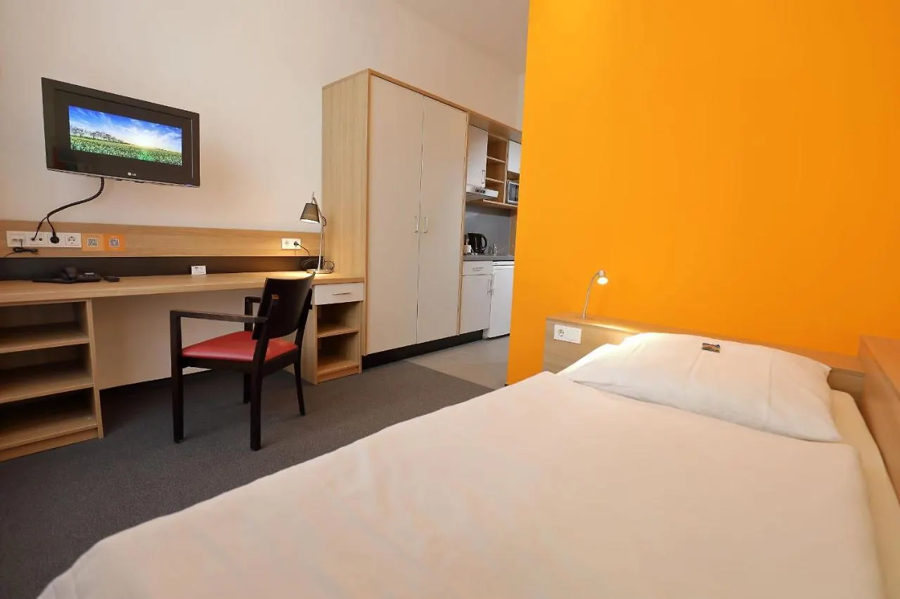 Aparthotel Townhouse Duesseldorf 2*, Düsseldorf
